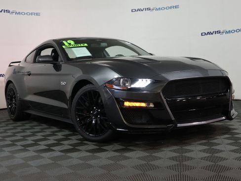 Used 2019 Ford Mustang GT Premium w/ GT Performance Package RWD image 2