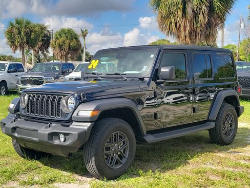 Used 2024 Jeep Wrangler Unlimited Sport AWD/4WD image 2