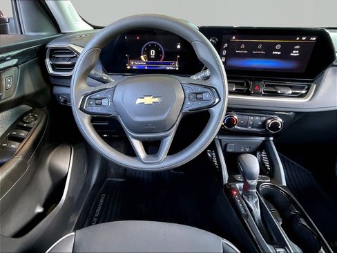 Used 2024 Chevrolet TrailBlazer LT FWD image 8