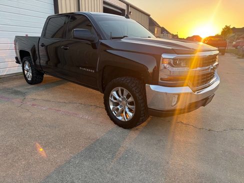 Used 2017 Chevrolet Silverado 1500 LT w/ All Star Edition image 3