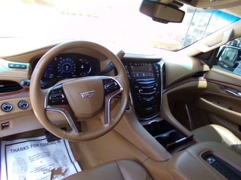 Used 2016 Cadillac Escalade ESV Platinum AWD/4WD image 7