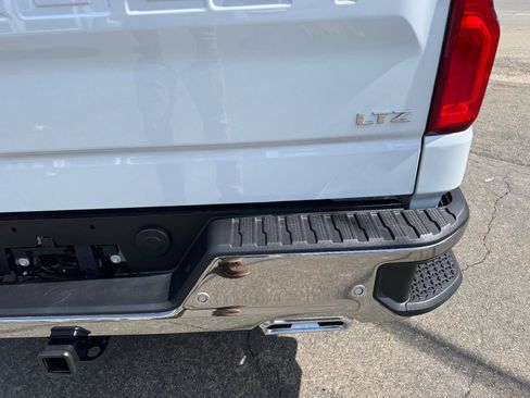 New 2026 Chevrolet Silverado 1500 LTZ w/ LTZ Premium Package AWD/4WD image 17