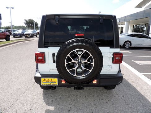 Used 2025 Jeep Wrangler Unlimited Sport AWD/4WD image 6