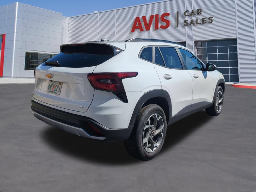Used 2026 Chevrolet Trax LT FWD image 6