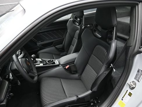 Certified 2024 Porsche 911 GT3 RS RWD image 10