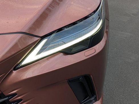 Used 2024 Lexus RX 350 w/ Luxury Package image 9