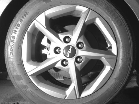 Used 2025 Kia K4 LXS image 15