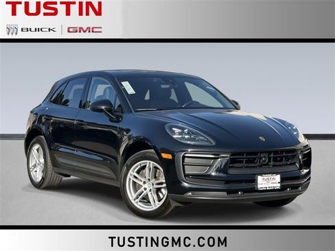 Used 2024 Porsche Macan image 1