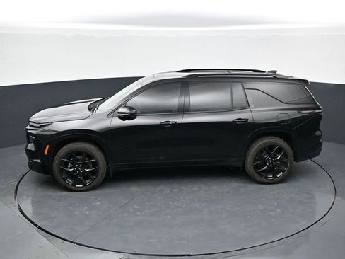 Used 2024 Chevrolet Traverse RS image 39