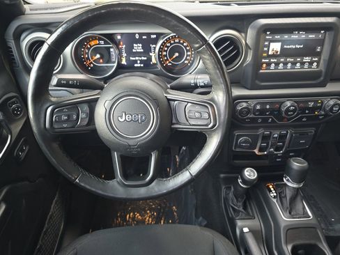 Used 2021 Jeep Gladiator Willys image 16