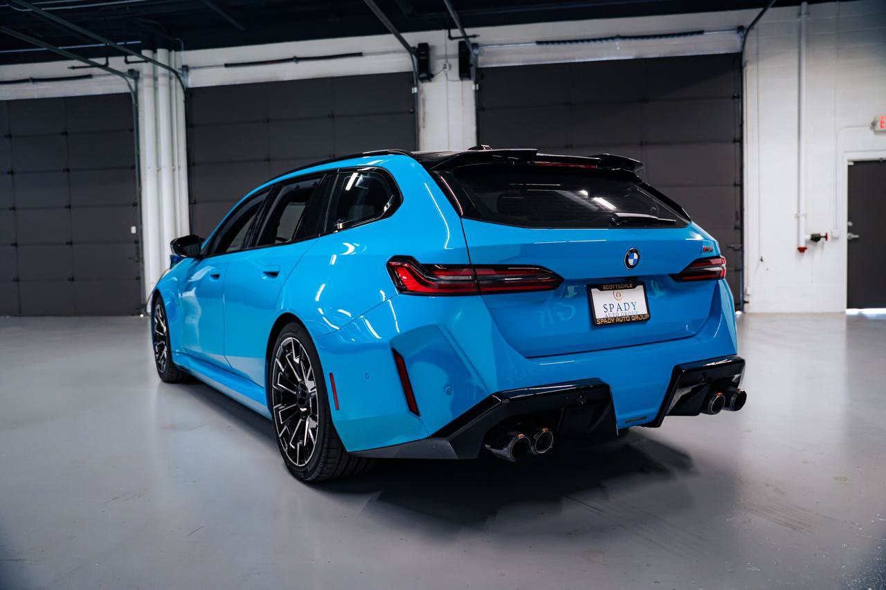 Used 2026 BMW M5 Touring AWD/4WD image 5