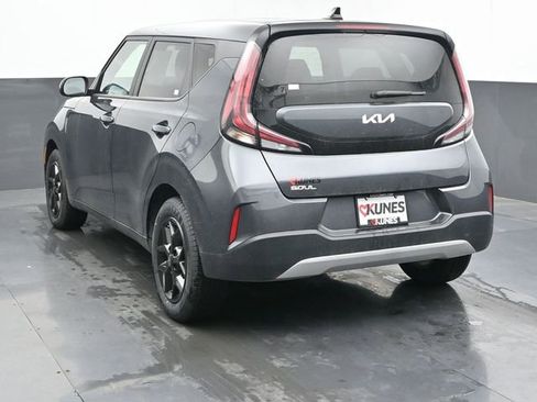 Used 2025 Kia Soul LX w/ LX Technology Package FWD image 7