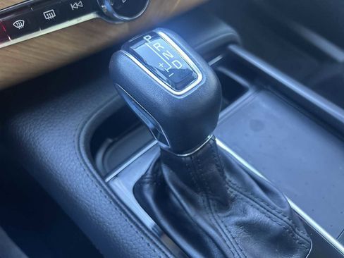 Used 2022 Volvo XC90 T6 Momentum w/ Climate Package image 16