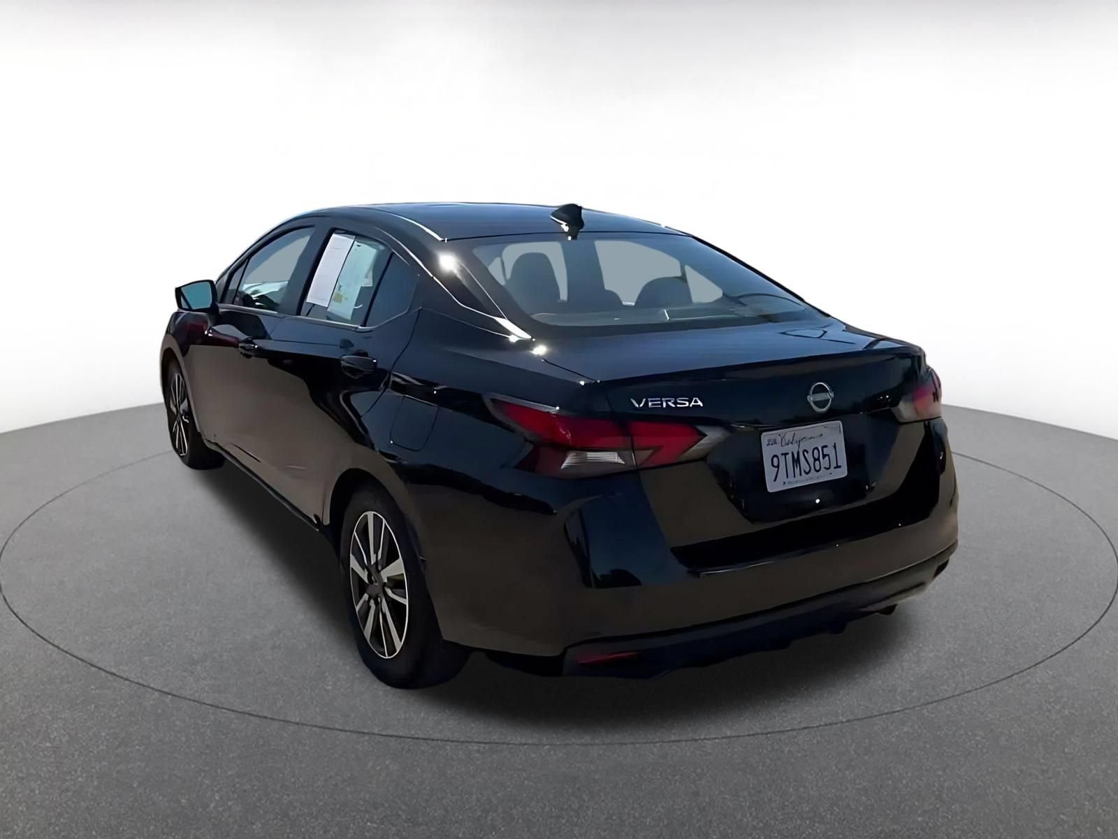 Used 2025 Nissan Versa SV FWD image 10