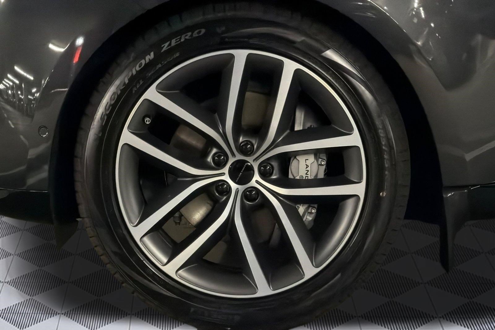 New 2026 Land Rover Range Rover SE AWD/4WD image 13