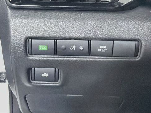 Used 2022 Nissan Sentra SV w/ All-Weather Package FWD image 16