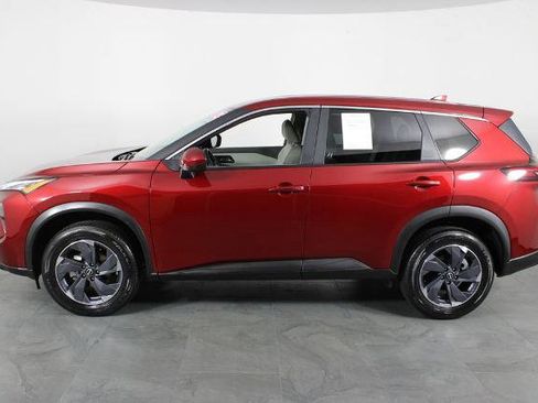 Certified 2025 Nissan Rogue SV image 12