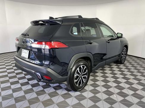 Used 2025 Toyota Corolla Cross AWD Hybrid w/ Moonroof Package image 9