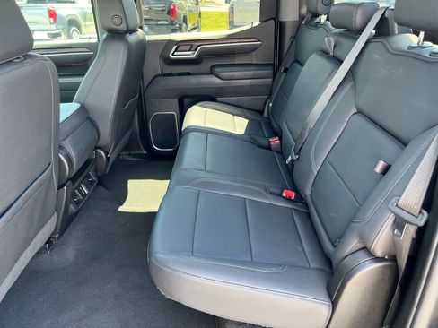 Used 2025 GMC Sierra 1500 SLT AWD/4WD image 24