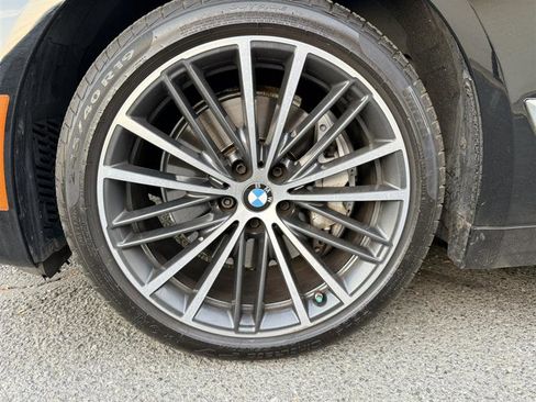 Used 2022 BMW 540i w/ Premium Package RWD image 9