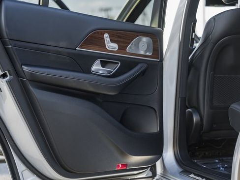 Certified 2025 Mercedes-Benz GLS 450 4MATIC image 38