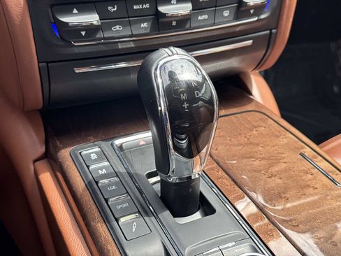 Used 2018 Maserati Quattroporte S GranLusso Q4 AWD/4WD image 27