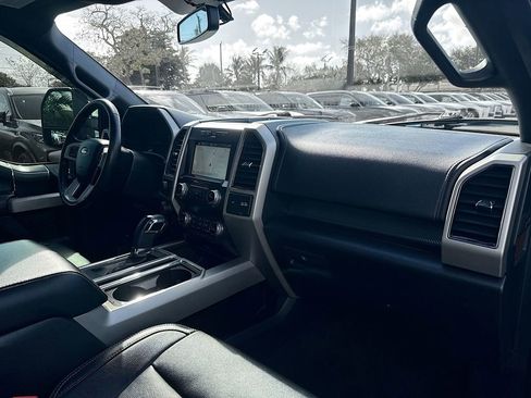 Used 2019 Ford F150 Lariat w/ Equipment Group 502A Luxury AWD/4WD image 32