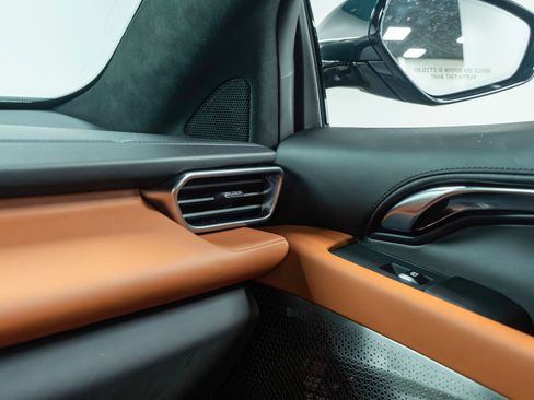 Used 2025 Lotus Emira image 32