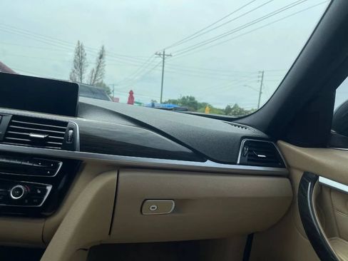Used 2016 BMW 328i Sedan RWD image 18