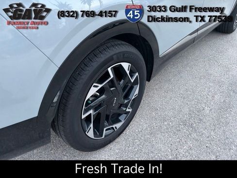 Used 2025 Kia Sportage SX image 9