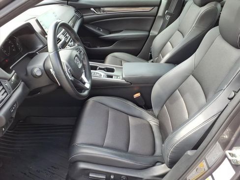 Used 2018 Honda Accord Sport image 12