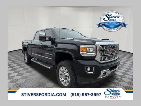 Used 2018 GMC Sierra 2500 Denali w/ Duramax Plus Package AWD/4WD image 1