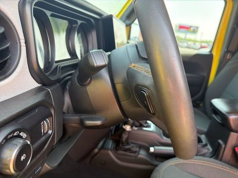 Used 2024 Jeep Wrangler Unlimited AWD/4WD image 35