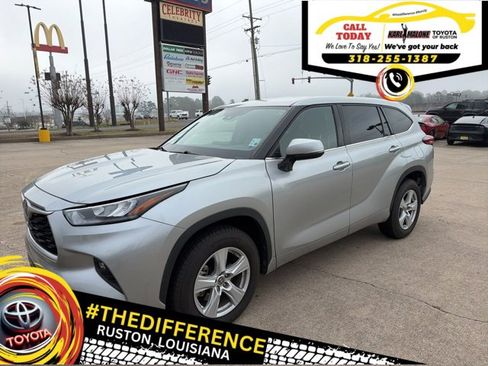 Used 2020 Toyota Highlander LE image 1