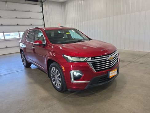 Used 2023 Chevrolet Traverse Premier AWD/4WD image 2