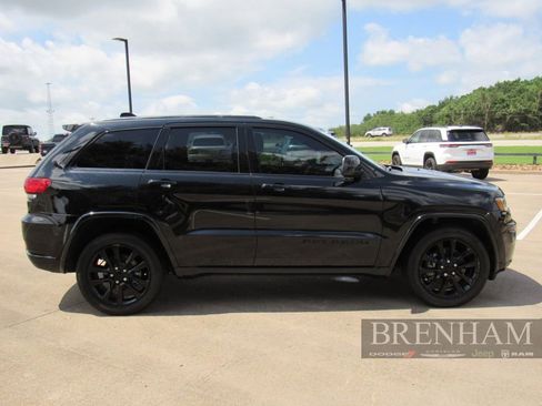 Used 2021 Jeep Grand Cherokee Laredo X RWD image 7