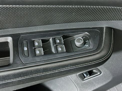 Used 2024 Volkswagen Atlas Cross Sport SE image 15