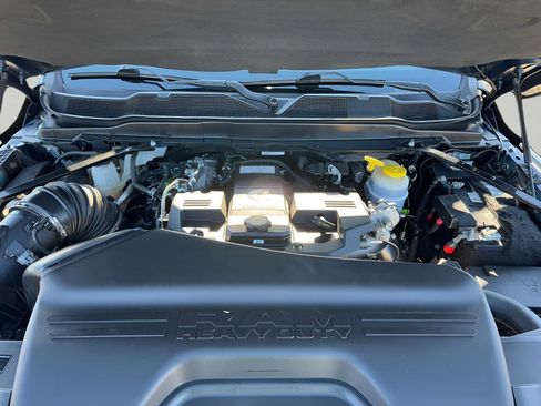 Used 2022 RAM 3500 Limited image 9