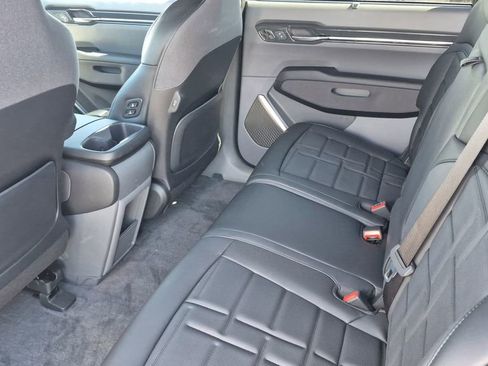 New 2026 Kia EV9 Land image 13