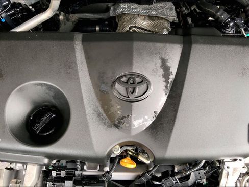 Used 2021 Toyota RAV4 XLE Premium FWD image 32
