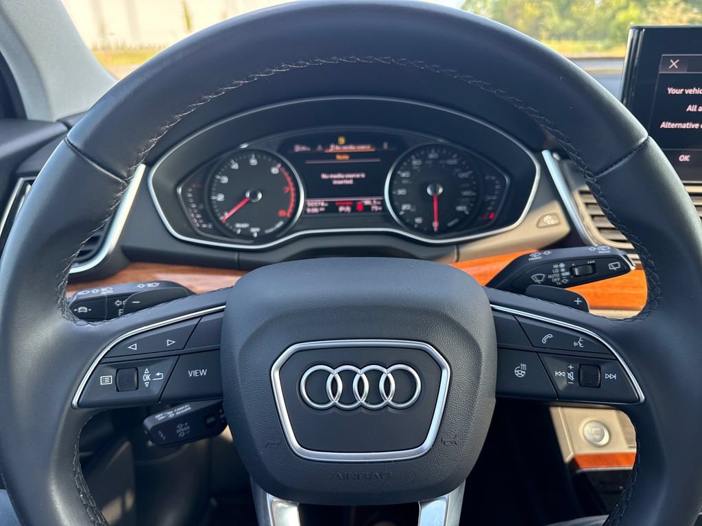Used 2023 Audi Q5 2.0T Premium w/ Convenience Package AWD/4WD image 13