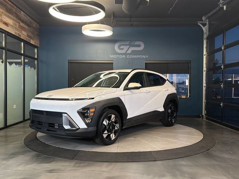Used 2024 Hyundai Kona SEL w/ Convenience Package FWD image 7