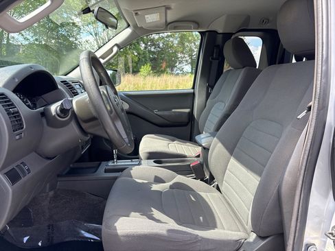 Used 2012 Nissan Frontier S w/ S Preferred Pkg RWD image 11