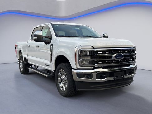 New 2026 Ford F250 Lariat w/ Chrome Package image 7