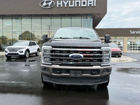 Used 2023 Ford F250 King Ranch w/ FX4 Off-Road Package AWD/4WD image 2