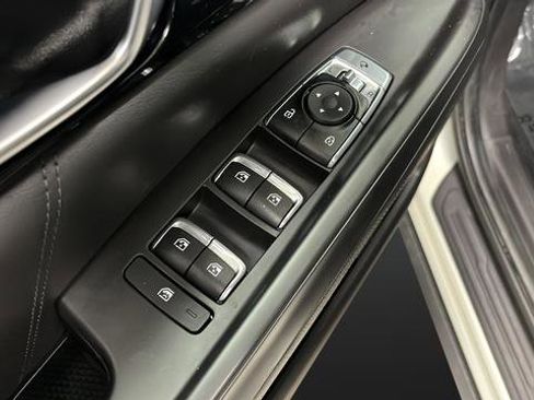 Certified 2025 Kia Carnival SX Prestige FWD image 22
