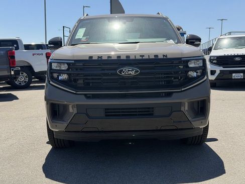 New 2026 Ford Expedition Max Platinum w/ Stealth Performance Package AWD/4WD image 2