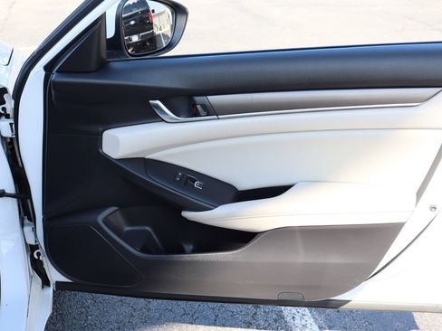 Used 2018 Honda Accord LX image 32