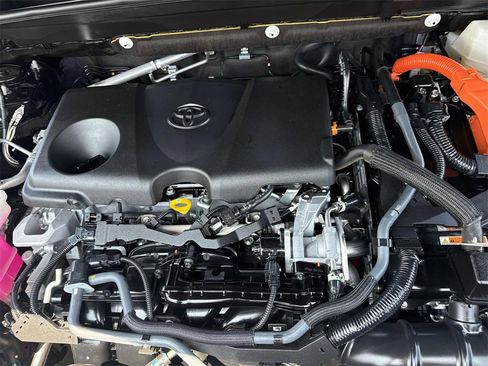 Used 2022 Toyota Venza LE image 23