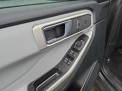 Used 2023 Ford Explorer XLT w/ Equipment Group 202A AWD/4WD image 46